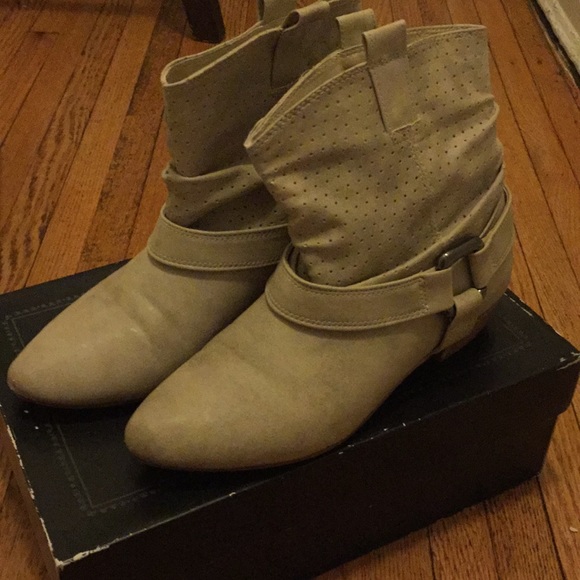 Deena & Ozzy Short Cowboy Boots - Picture 1 of 4